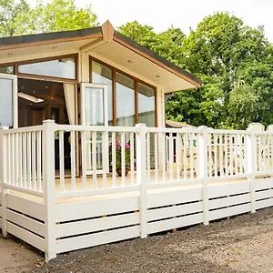 Pass The Keys The At Point House Farm - Sleeps Up To 6 Holiday home Chester
