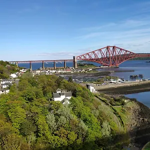 Chilowen - Happy House Homestay Inverkeithing